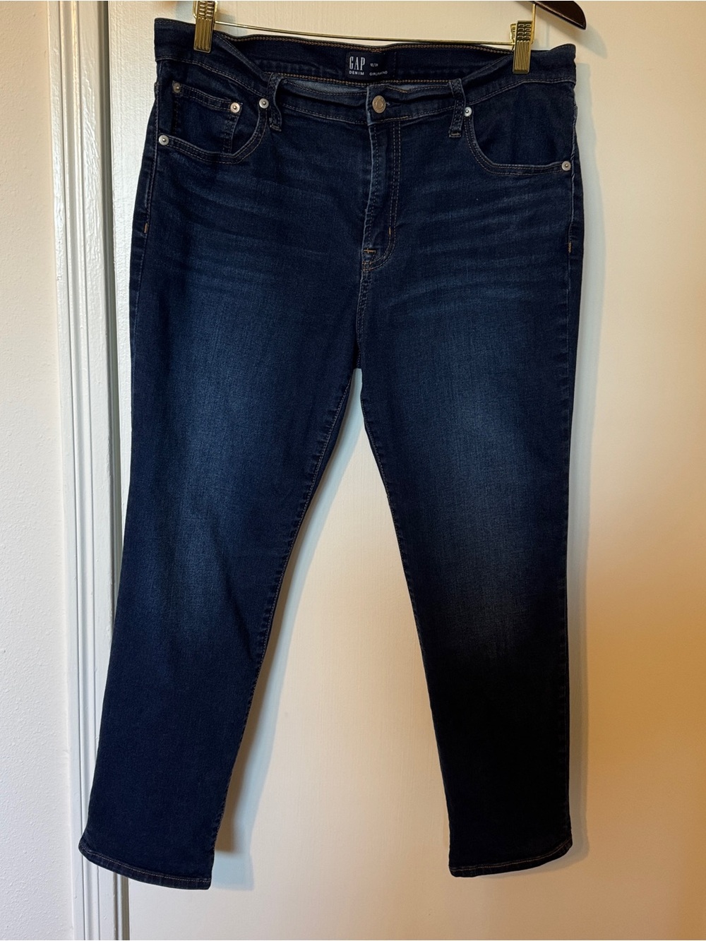 GAP Girlfriend Slim Straight Jeans